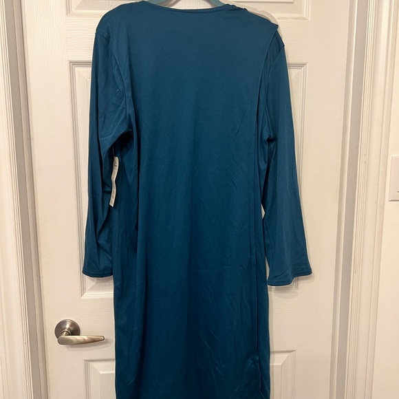 Adaptive Open Back Dress for Women with Disabilities - Picture 3 of 7